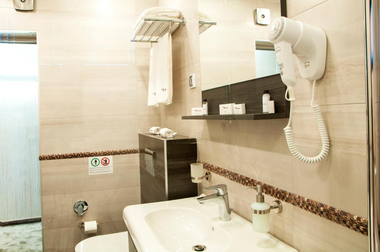 Family Hotel Business Club Shumen Dış mekan fotoğraf