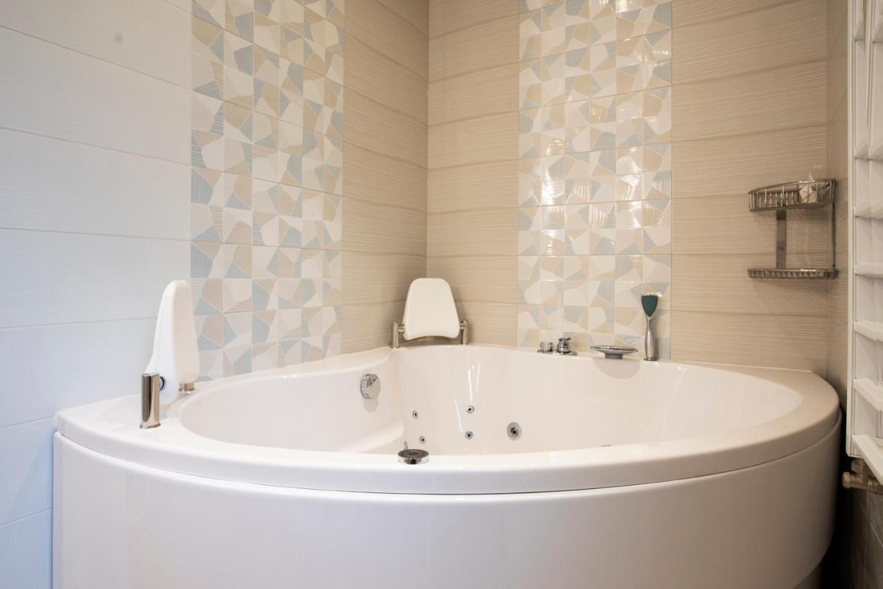Family Hotel Business Club Shumen Dış mekan fotoğraf