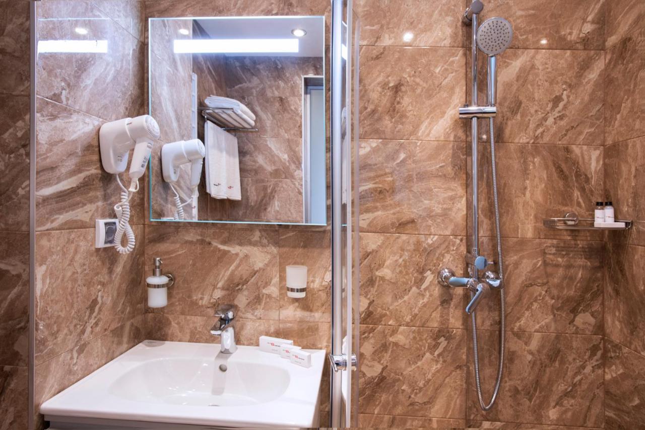 Family Hotel Business Club Shumen Dış mekan fotoğraf