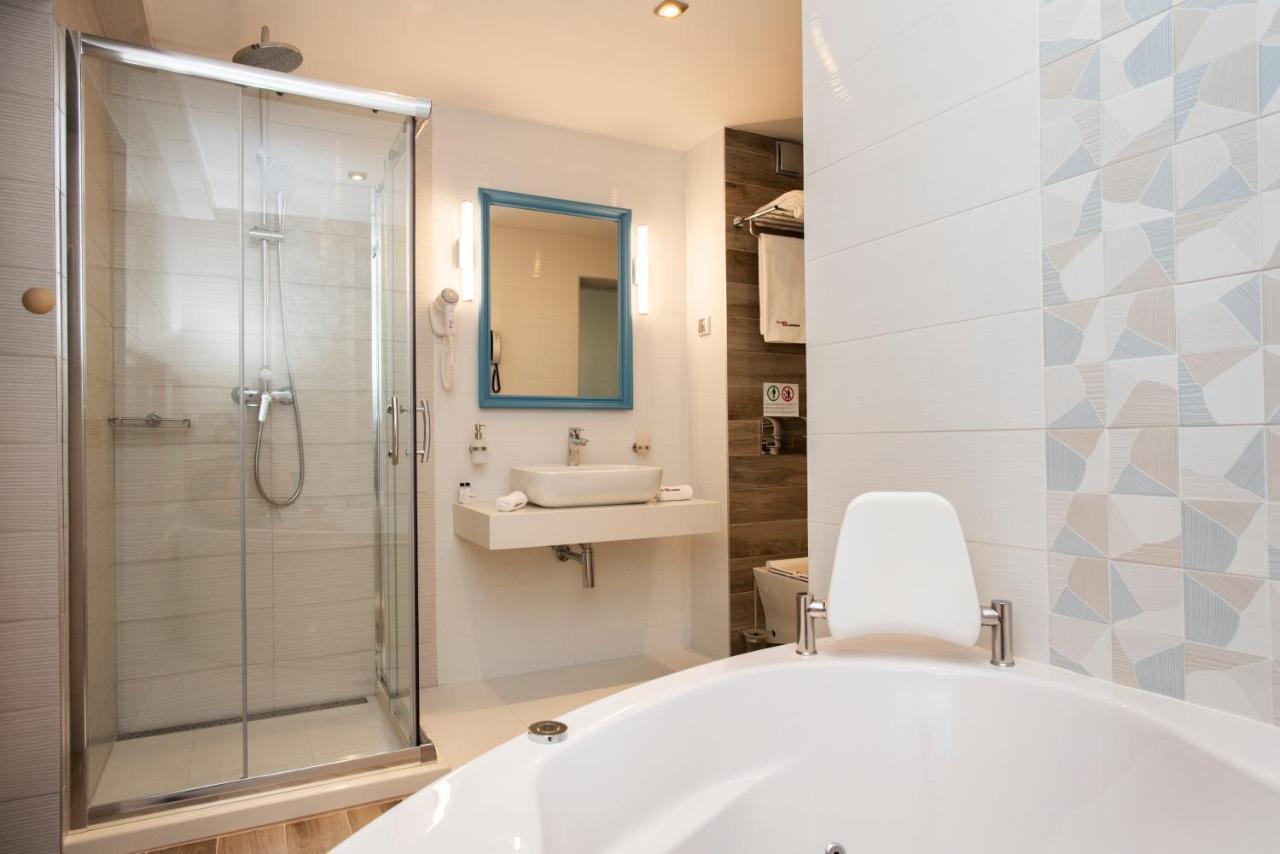 Family Hotel Business Club Shumen Dış mekan fotoğraf
